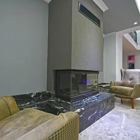 Villa Bond