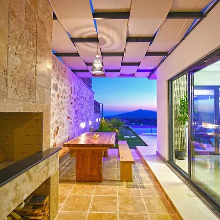 Bond Villa *